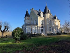 chateau à louer 37
